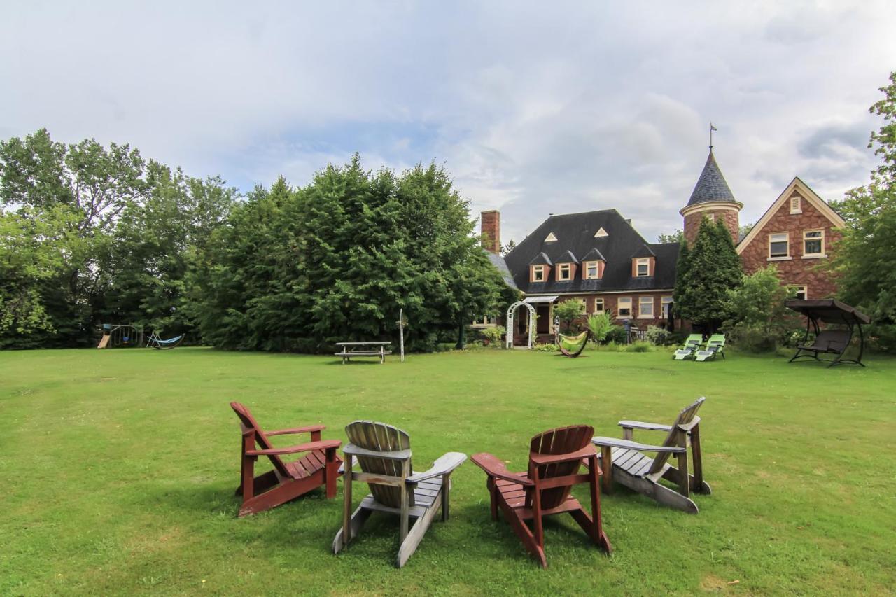 Chateau Murdock Gite Et Esthetique 1950 Chicoutimi エクステリア 写真